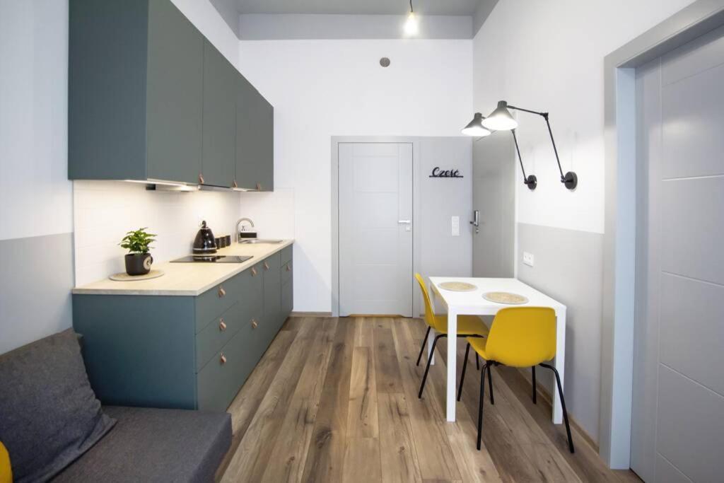 Apartment On A Budget 90m From The Main Square *